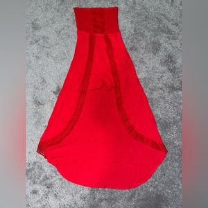 No boundaries, size medium, red.